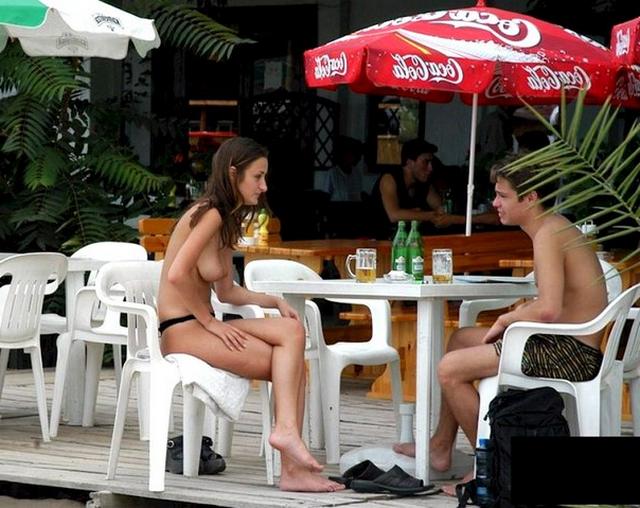 Подборка голых леди в публичных местах 25 фото Подборка голых леди в публичных местах 25 фото