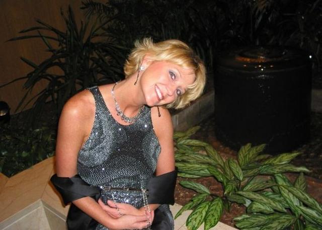 Пышные груди зрелой блондинки 22 фото Пышные груди зрелой блондинки 22 фото