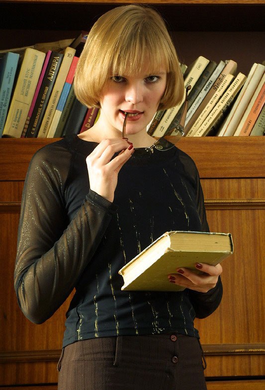 Искушенная сучка хочет раздеться красиво на камеру 1 фото Искушенная сучка хочет раздеться красиво на камеру 1 фото