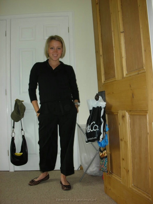 Голая девушка флиртует с нами в ванной и на постели 12 фото Голая девушка флиртует с нами в ванной и на постели 12 фото