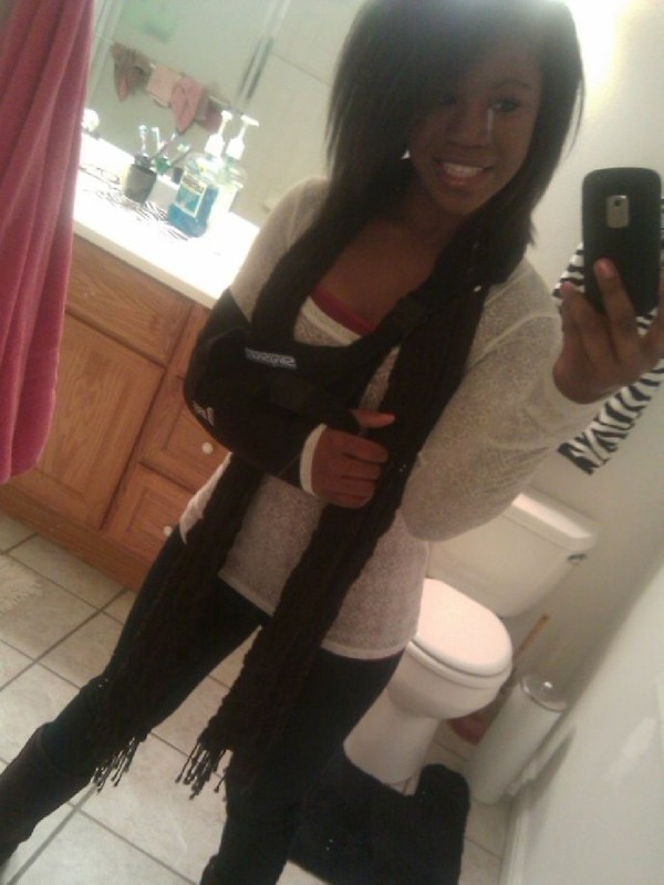 Темнокожая подруга снимает себя дома 3 фото Темнокожая подруга снимает себя дома 3 фото