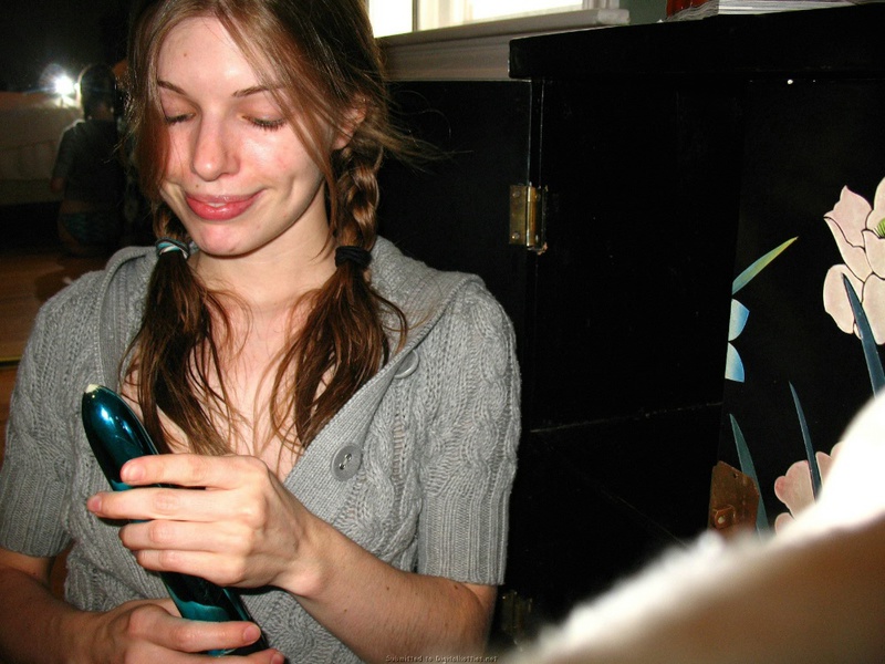 Озорница имеет себя любимым самотыком 16 фото Озорница имеет себя любимым самотыком 16 фото