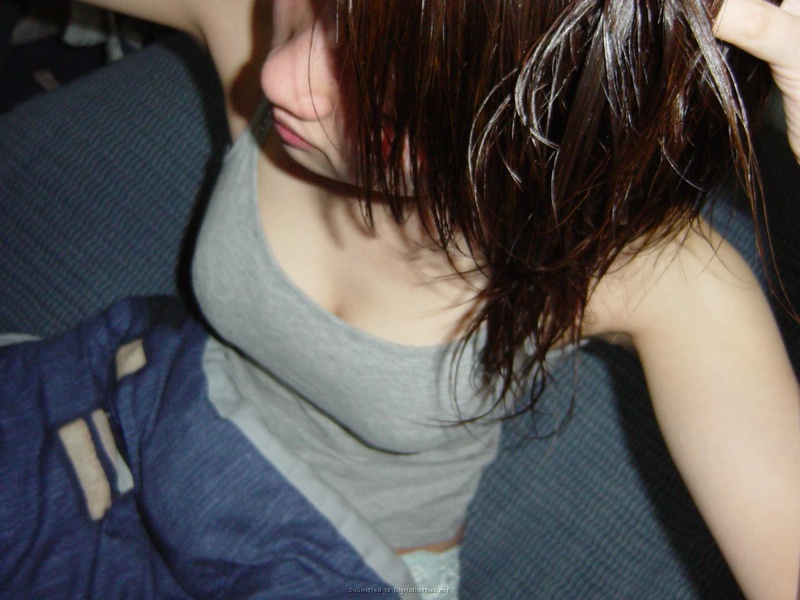 Застенчивая японка оголилась перед возлюбленным 22 фото