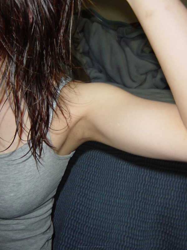 Застенчивая японка оголилась перед возлюбленным 23 фото