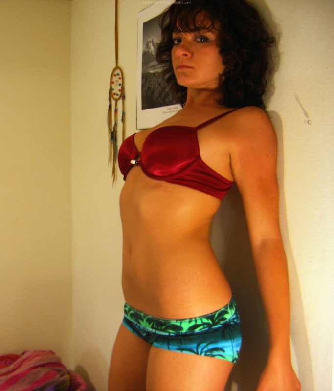 Эротическое соло от стервозной сучки на кроватке 2 фото Эротическое соло от стервозной сучки на кроватке 2 фото