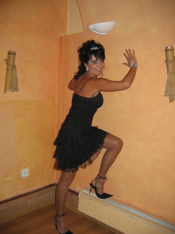 Грязная горничная обожает активничать перед камерой 3 фото Грязная горничная обожает активничать перед камерой 3 фото