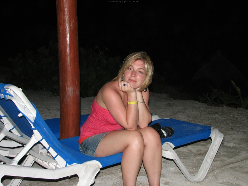 Приятно познакомиться с молодой симпатичной кокеткой 13 фото Приятно познакомиться с молодой симпатичной кокеткой 13 фото