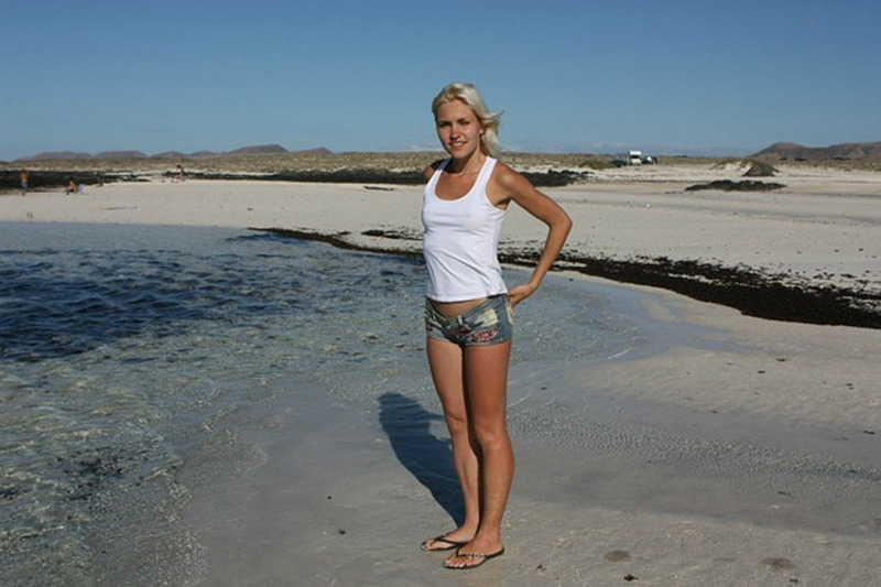 Голая подруга сводит нас с ума своими прелестями 3 фото Голая подруга сводит нас с ума своими прелестями 3 фото