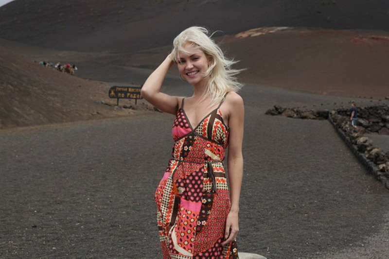 Голая подруга сводит нас с ума своими прелестями 7 фото Голая подруга сводит нас с ума своими прелестями 7 фото