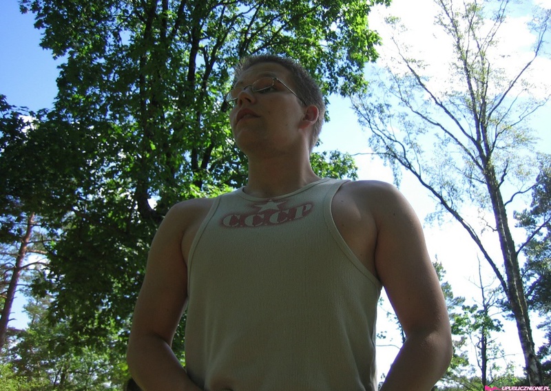 Зеленоглазая девушка сосет маленький член на пикнике 3 фото Зеленоглазая девушка сосет маленький член на пикнике 3 фото