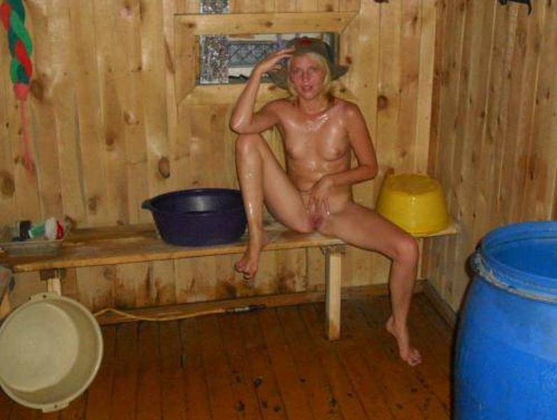 Симпатичная блондинка шалит в сауне в одиночестве 9 фото Симпатичная блондинка шалит в сауне в одиночестве 9 фото