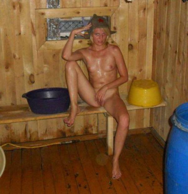 Симпатичная блондинка шалит в сауне в одиночестве 8 фото Симпатичная блондинка шалит в сауне в одиночестве 8 фото