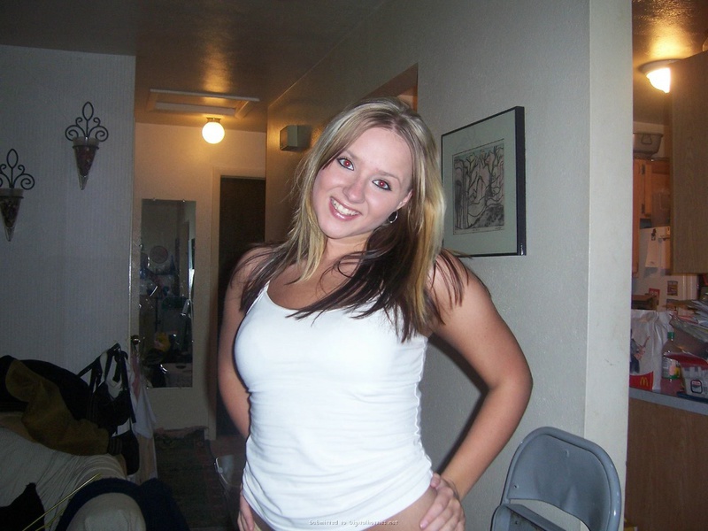 Ублажила своего бойфренда минетом 7 фото Ублажила своего бойфренда минетом 7 фото