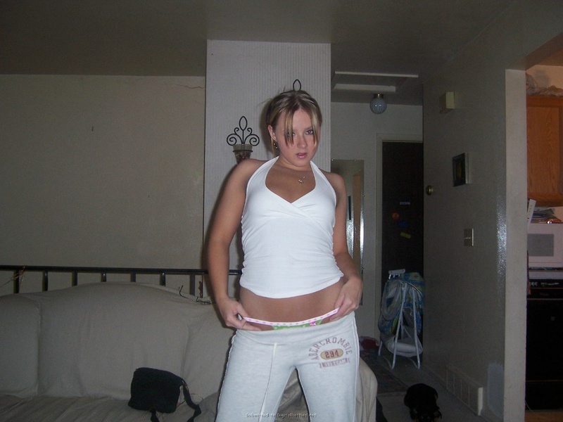 Ублажила своего бойфренда минетом 5 фото Ублажила своего бойфренда минетом 5 фото