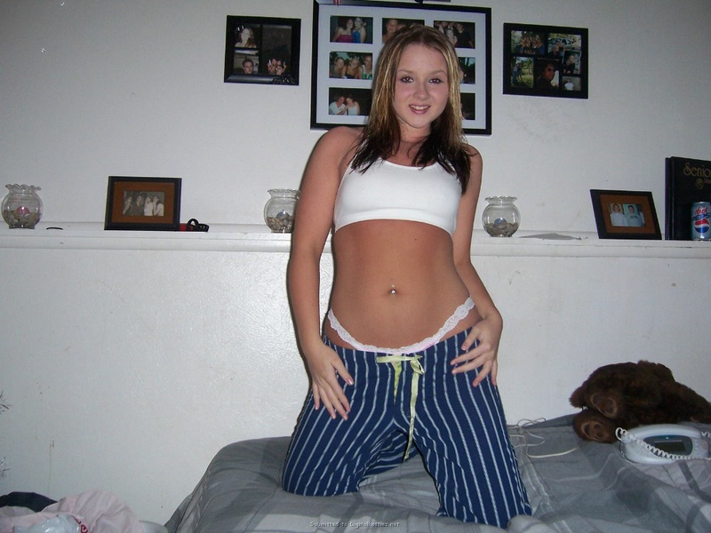 Ублажила своего бойфренда минетом 1 фото Ублажила своего бойфренда минетом 1 фото