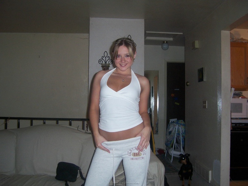 Ублажила своего бойфренда минетом 2 фото Ублажила своего бойфренда минетом 2 фото