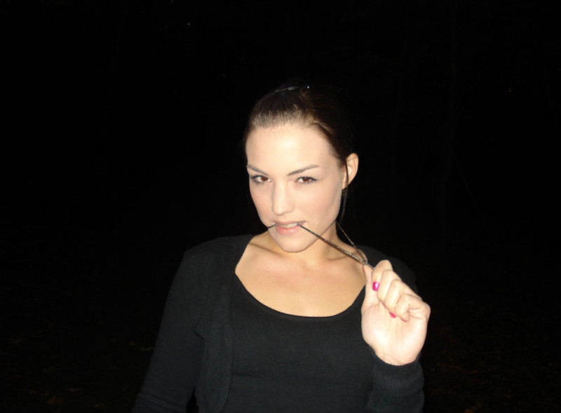 Азиатка на природе раздвинула ноги 12 фото Азиатка на природе раздвинула ноги 12 фото