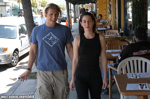 Пикапер привел незнакомку к себе потрахаться 3 фото Пикапер привел незнакомку к себе потрахаться 3 фото