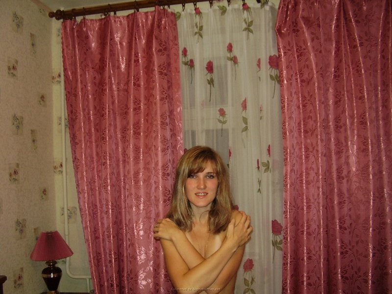 Прикольная девка с маленькими сиськами любит путешествовать 17 фото Прикольная девка с маленькими сиськами любит путешествовать 17 фото