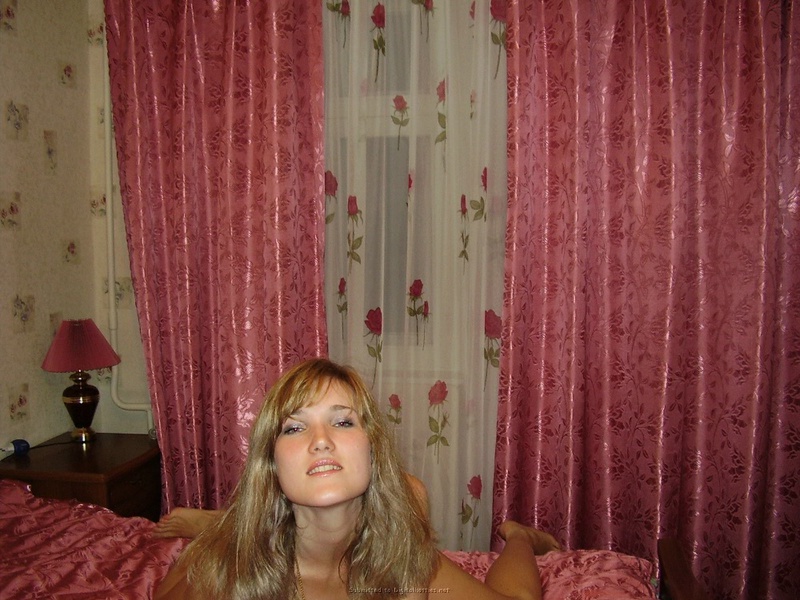 Прикольная девка с маленькими сиськами любит путешествовать 22 фото Прикольная девка с маленькими сиськами любит путешествовать 22 фото