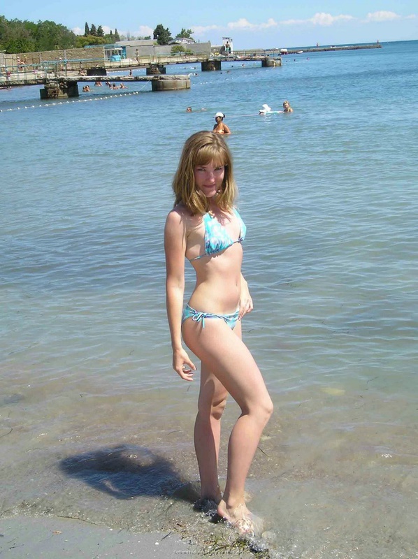 Прикольная девка с маленькими сиськами любит путешествовать 6 фото Прикольная девка с маленькими сиськами любит путешествовать 6 фото