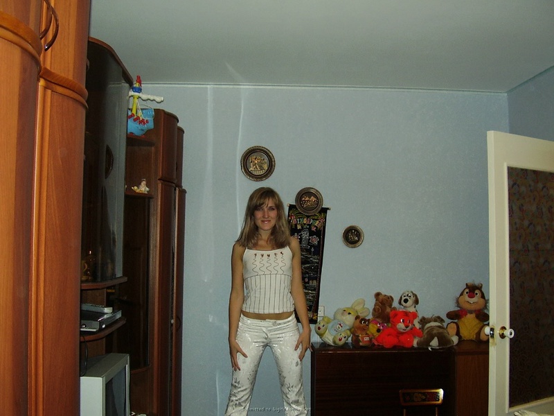 Прикольная девка с маленькими сиськами любит путешествовать 25 фото Прикольная девка с маленькими сиськами любит путешествовать 25 фото