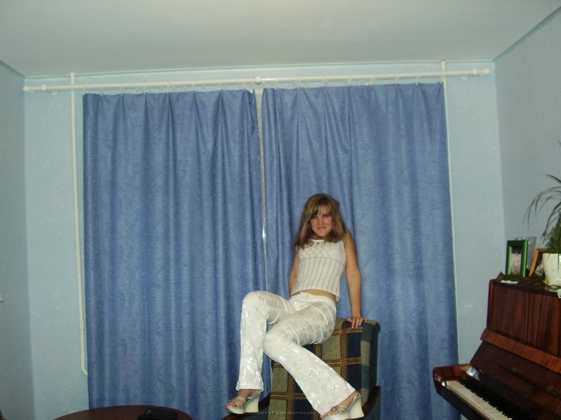 Прикольная девка с маленькими сиськами любит путешествовать 30 фото Прикольная девка с маленькими сиськами любит путешествовать 30 фото