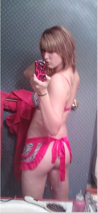 Молоденькие девушки фотографируют сами себя 6 фото Молоденькие девушки фотографируют сами себя 6 фото