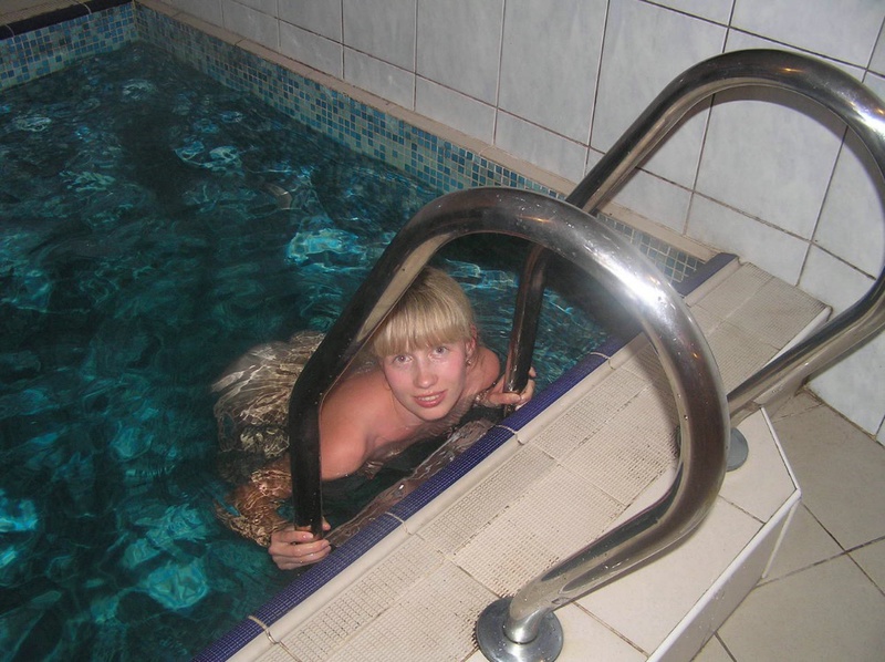 Сучка обожает принимать водные процедуры 2 фото Сучка обожает принимать водные процедуры 2 фото