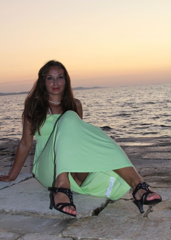 Мамка без трусов запечатляет вагину крупным планом 3 фото Мамка без трусов запечатляет вагину крупным планом 3 фото