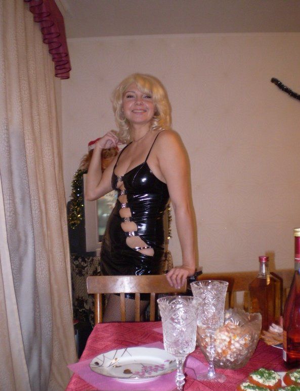 Дама умеет себя подавать искушенному зрителю 6 фото Дама умеет себя подавать искушенному зрителю 6 фото