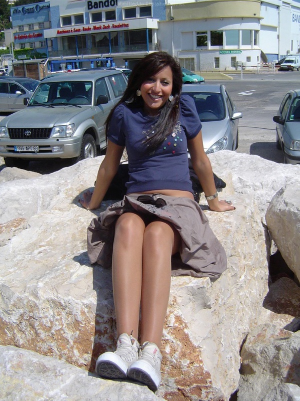 Сладкая мулатка готова раздеться где угодно 21 фото Сладкая мулатка готова раздеться где угодно 21 фото