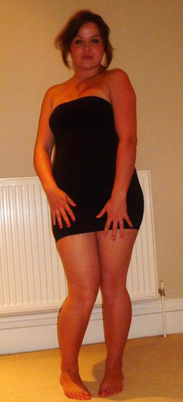 Обнаженная тетка дома одна 2 фото