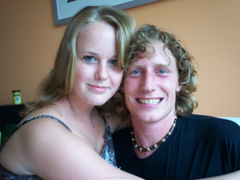 Игривые подруги в публичных местах 4 фото Игривые подруги в публичных местах 4 фото