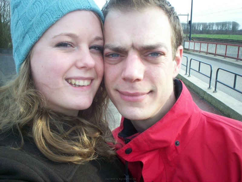 Игривые подруги в публичных местах 13 фото Игривые подруги в публичных местах 13 фото