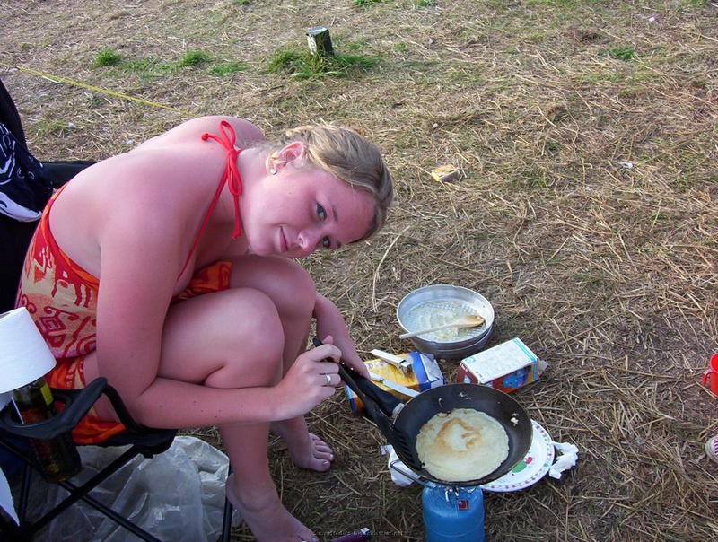 Игривые подруги в публичных местах 7 фото Игривые подруги в публичных местах 7 фото