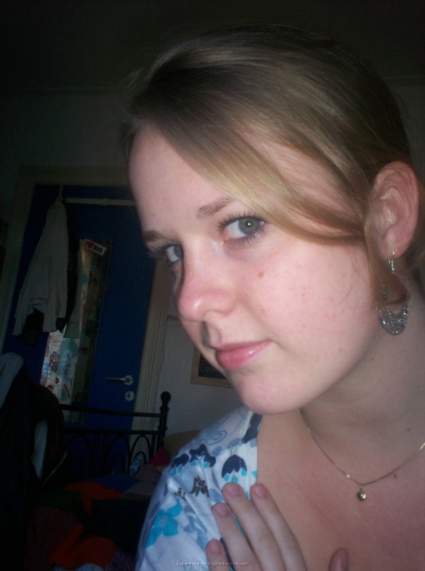 Игривые подруги в публичных местах 11 фото Игривые подруги в публичных местах 11 фото