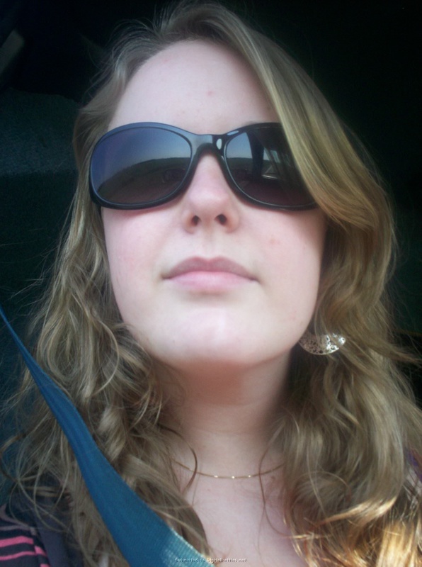 Игривые подруги в публичных местах 12 фото Игривые подруги в публичных местах 12 фото