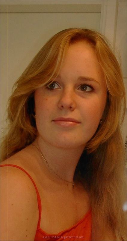 Игривые подруги в публичных местах 22 фото Игривые подруги в публичных местах 22 фото