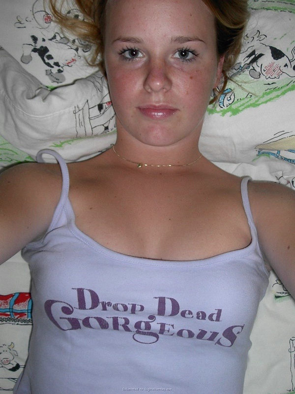 Игривые подруги в публичных местах 23 фото Игривые подруги в публичных местах 23 фото