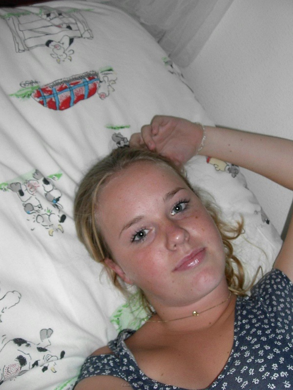 Игривые подруги в публичных местах 26 фото Игривые подруги в публичных местах 26 фото