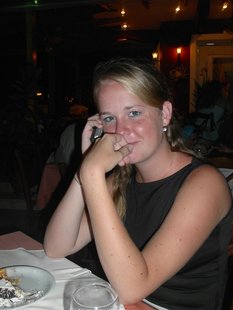 Игривые подруги в публичных местах