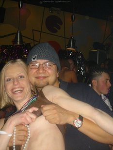  Пьяные лесбиянки в баре - 21 фото 