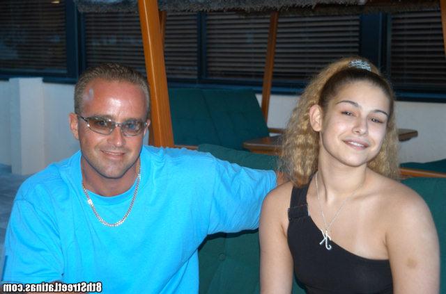 Дающая девушка трахается с парой партнеров дома 3 фото Дающая девушка трахается с парой партнеров дома 3 фото