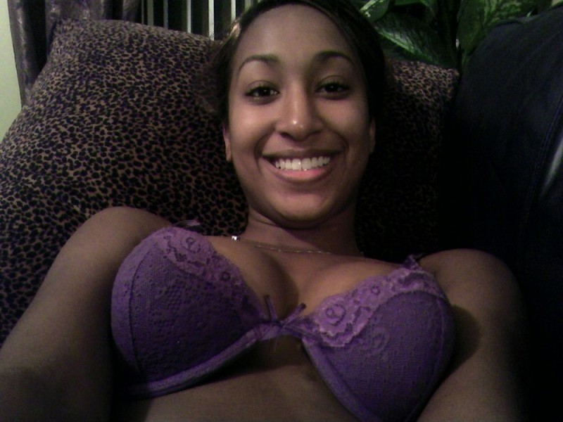 Обнаженная мулатка потрясает своим спокойствием 20 фото Обнаженная мулатка потрясает своим спокойствием 20 фото