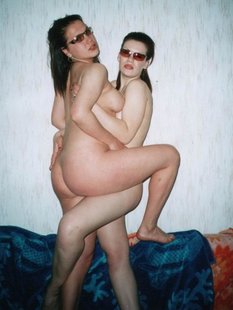 По парочке красивых девчонок