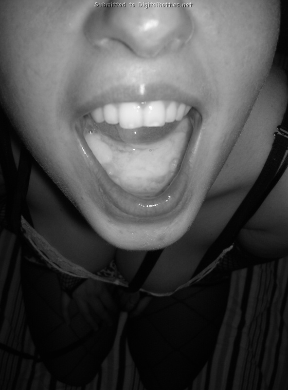 Страстно облизывает писюн своего парня 16 фото Страстно облизывает писюн своего парня 16 фото