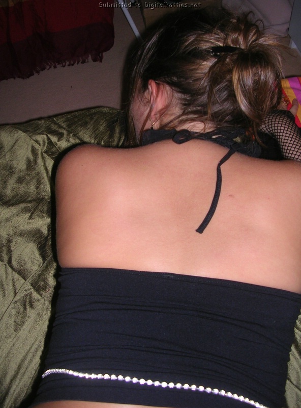 Страстно облизывает писюн своего парня 10 фото Страстно облизывает писюн своего парня 10 фото