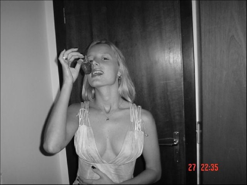 Худая подруга и другие девки показали себя 8 фото Худая подруга и другие девки показали себя 8 фото