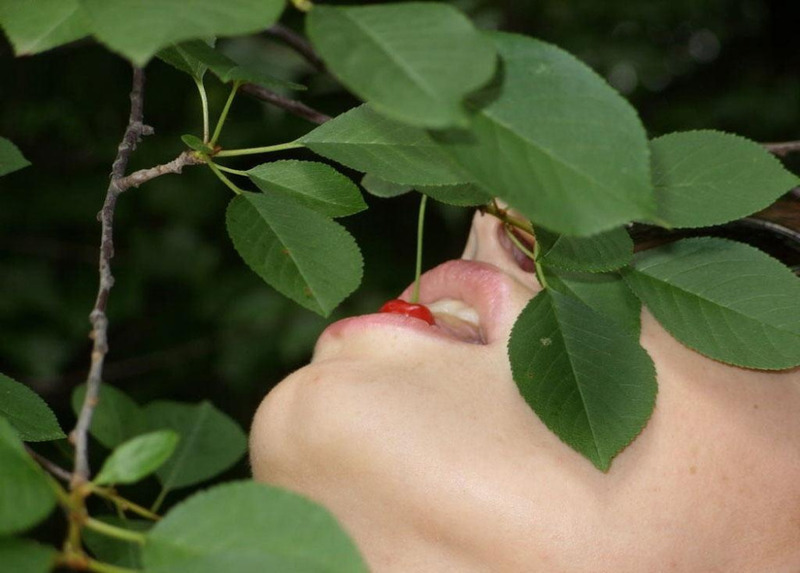 Строптивая сучка с большими сиськами радует всех нас в парке 5 фото Строптивая сучка с большими сиськами радует всех нас в парке 5 фото